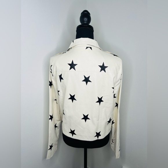 CONCERT VIBES FAUX LEATHER  WOMENS STARS JACKET SIZE “LARGE” NEW WITHOUT TAGS - Picture 3 of 9